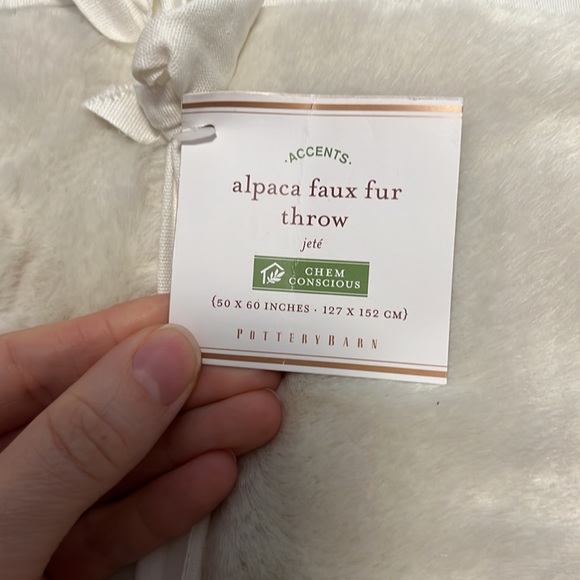 Pottery Barn Bedding Pottery Barn Accents Alpaca Faux Fur Throw